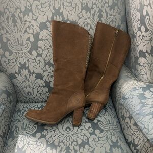 Women’s Timberland WATERPROOF boots! Size 10